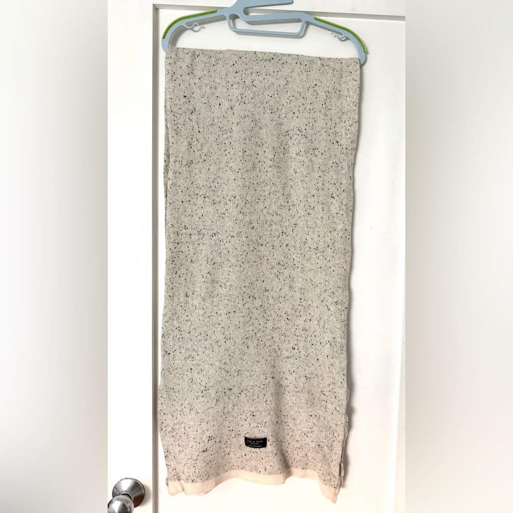 Rag & Bone Tamara Speckled Cashmere Scarf - Picture 4 of 5